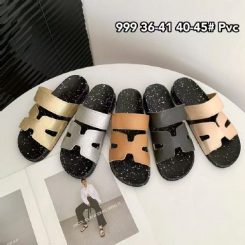 Big Upper Ladies Slippers Ladies Fashion Solid Color PVC Large Size Plastic Chain Flat Beach Sandals Women's Shoes