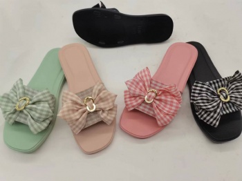 Designer Women Flower Slippers PVC Plastic Shoes Slippers Custom Lady Elegant Floral Decoration Flat Slippers