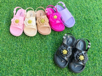 Footwear wholesale PVC Children sandal Summer girls Slides sandals Made In China