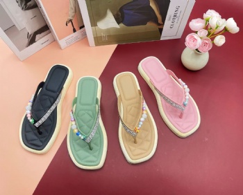 Good Quality Slippers Flip Flop Hot Sale Non-slip PVC Non-slip Outdoor Colorful Slippers For Ladies