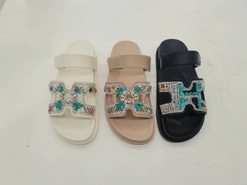 Ladies Pvc Sandals Flat Slippers Rhinestone Slippers Women Wide Slippers Made In China