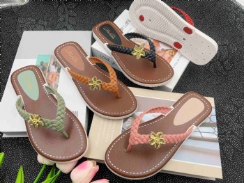 khaki insole women flip flops Flat Slippers Cute Comfortable Casual Shoes Non-Slip Shoes Solid Color Bathroom Slippers