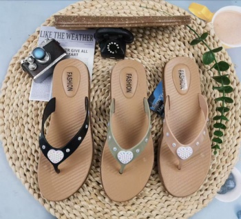 Good Quality Slippers Flip Flop Hot Sale Non-slip PVC Non-slip Outdoor Colorful Slippers For Ladies