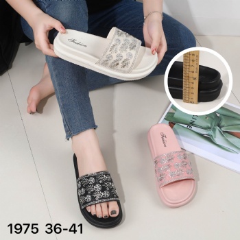 High Quality PVC Women Slippers Non-slip Soft Casual Shoes Cute Comfortable Women Slippers