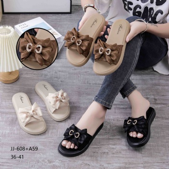 Designer Shoes PVC Slide Sandals Ladies Slippers for Home Fashion Platform Slippers for Women