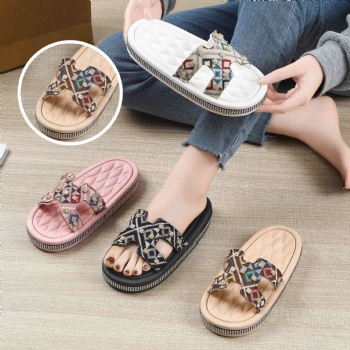 Good Quality Slippers Hot Sale Non-slip PVC Outdoor Colorful Slippers For Ladies