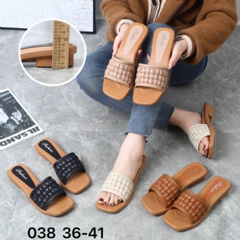 2025 simple elegant ladies outdoor PVC slipper for women summer square toe slides