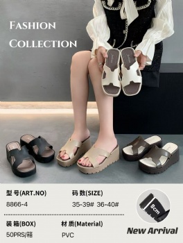 2025 New Arrivals Pvc Round Toe Thick Sole Lightweight Lady Slippers